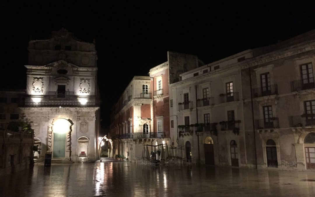 SIRACUSA BY NIGHT